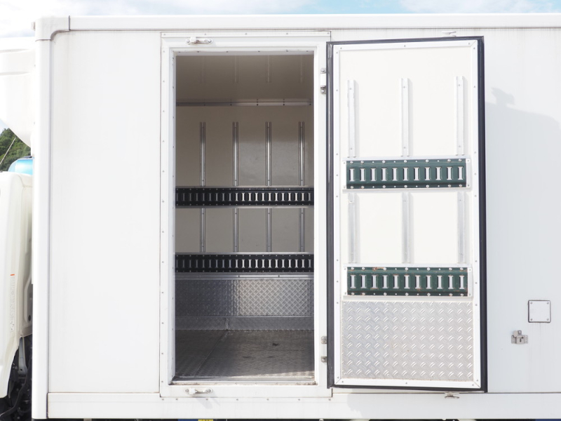 日野 冷凍バン デュトロ|中古トラックの販売・買取・査定のアイナビ