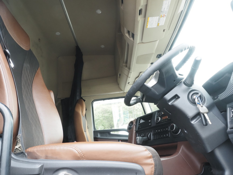 日野 トラクタ プロフィア|中古トラックの販売・買取・査定のアイナビ