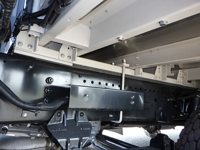 三菱 令和7年式 4軸低床ウィング 登録未使用車|中古トラックの販売・買取・査定のアイナビ