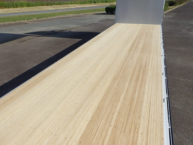 三菱 令和7年式 4軸低床ウィング 登録未使用車|中古トラックの販売・買取・査定のアイナビ