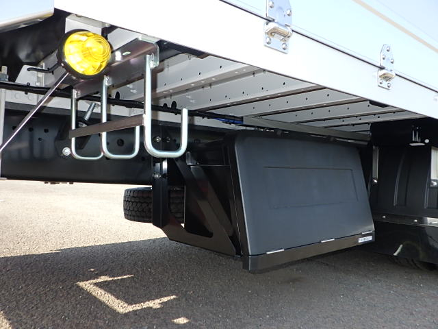 三菱 令和7年式 4軸低床ウィング 登録未使用車|中古トラックの販売・買取・査定のアイナビ