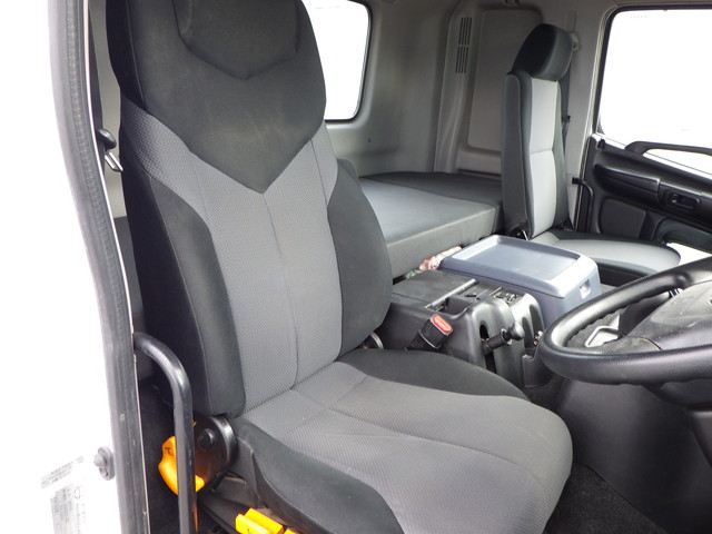 日野QDG-SS1EKDAダブルヘッド第五輪荷重17.7t2デフ|中古トラックの販売・買取・査定のアイナビ