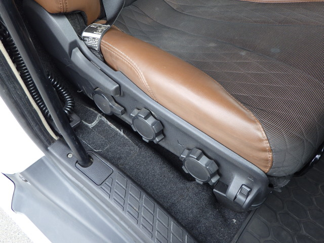 日野2DG-SH1EEGGSヘッド10t超第五輪荷重11.5t|中古トラックの販売・買取・査定のアイナビ