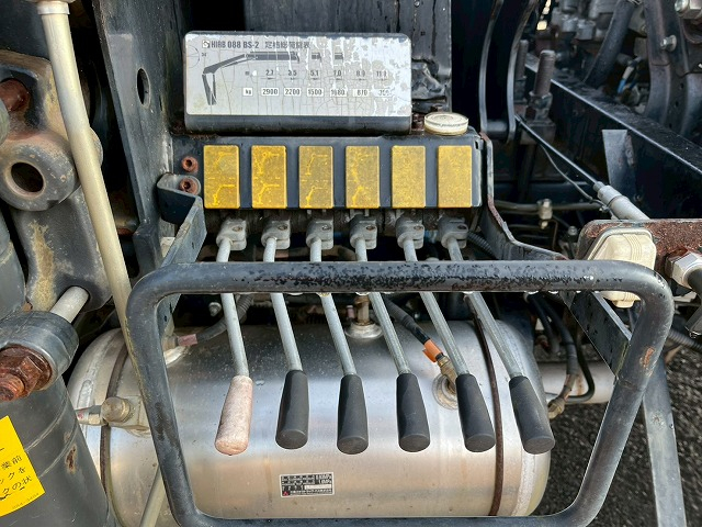 ワンオーナー★HIAB製★トップシート★グラップル付★距離浅!|中古トラックの販売・買取・査定のアイナビ