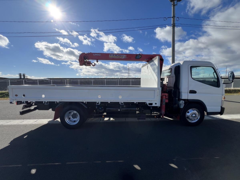 平成28年キャンター4段クレーンラジコン付差し違いMT5|中古トラックの販売・買取・査定のアイナビ