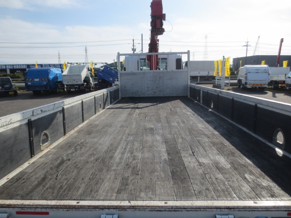 いすゞフォワード4段ラジコンクレーン付|中古トラックの販売・買取・査定のアイナビ