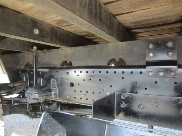 いすゞフォワード4段ラジコンクレーン付|中古トラックの販売・買取・査定のアイナビ