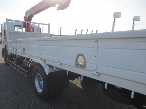 いすゞフォワード4段ラジコンクレーン付|中古トラックの販売・買取・査定のアイナビ