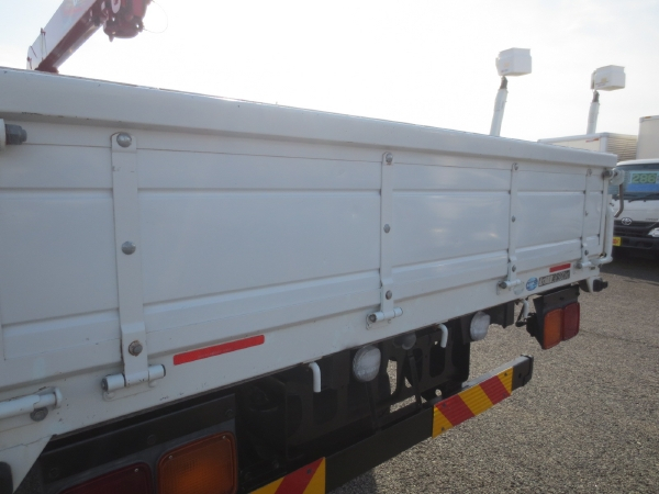 いすゞフォワード4段ラジコンクレーン付|中古トラックの販売・買取・査定のアイナビ