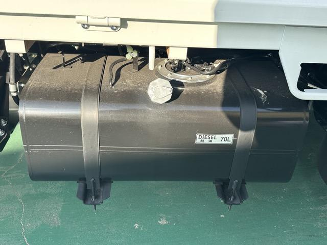 三菱ふそう 平ボディ キャンター|中古トラックの販売・買取・査定のアイナビ