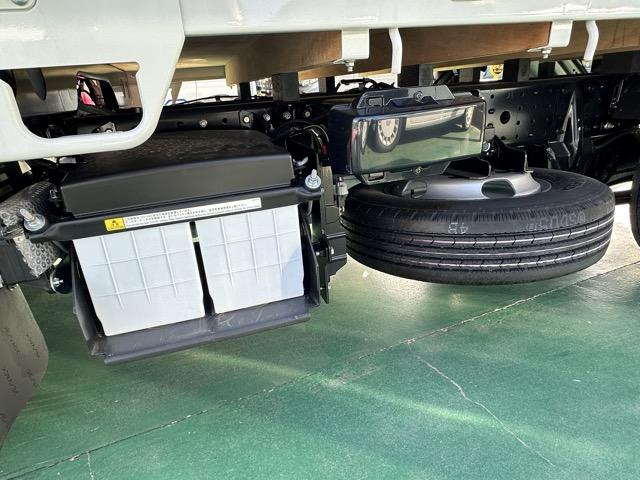 三菱ふそう 平ボディ キャンター|中古トラックの販売・買取・査定のアイナビ