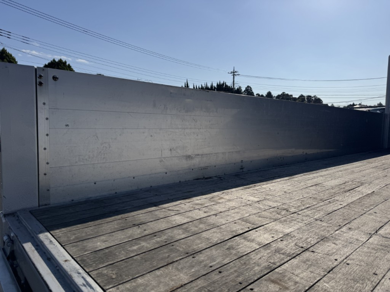 平ボディーベッド付造りボデー6.2m車検付|中古トラックの販売・買取・査定のアイナビ