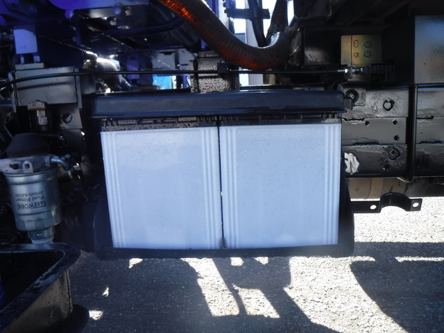 H18エルフワイドロング4段クレーンラジコン3.95t積載|中古トラックの販売・買取・査定のアイナビ