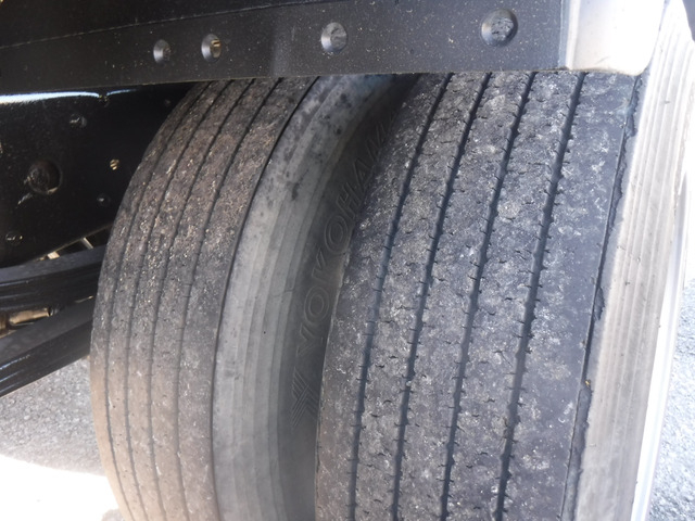 H18エルフワイドロング4段クレーンラジコン3.95t積載|中古トラックの販売・買取・査定のアイナビ