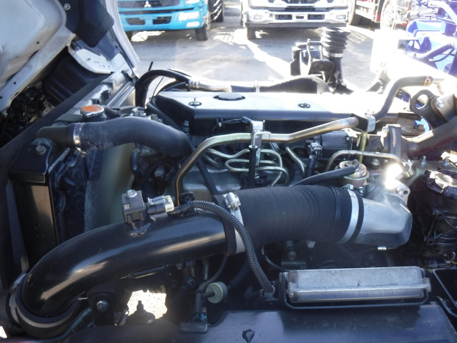 H18エルフワイドロング4段クレーンラジコン3.95t積載|中古トラックの販売・買取・査定のアイナビ