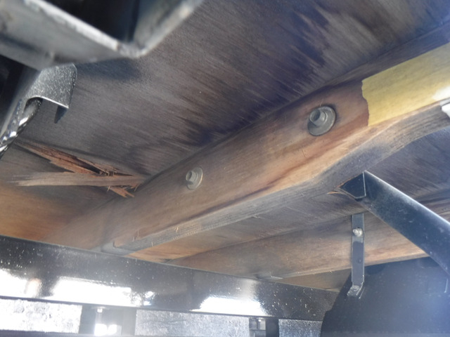 H18エルフワイドロング4段クレーンラジコン3.95t積載|中古トラックの販売・買取・査定のアイナビ