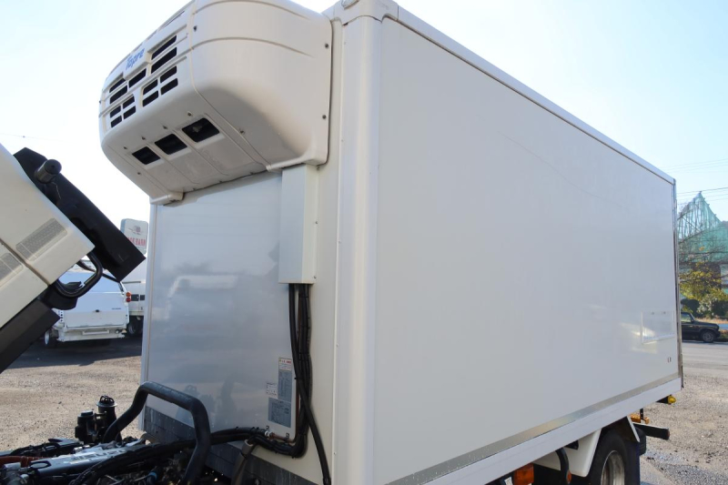 ワイド幅 冷蔵冷凍車 東プレ-5℃  AT車|中古トラックの販売・買取・査定のアイナビ