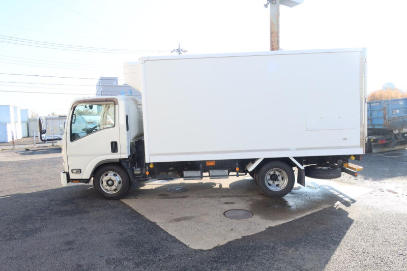 ワイド幅 冷蔵冷凍車 東プレ-5℃  AT車|中古トラックの販売・買取・査定のアイナビ
