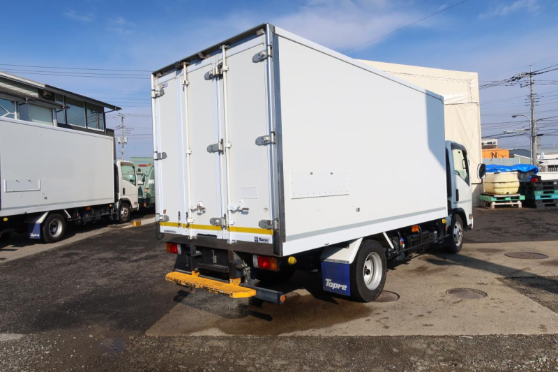 ワイド幅 冷蔵冷凍車 東プレ-5℃  AT車|中古トラックの販売・買取・査定のアイナビ