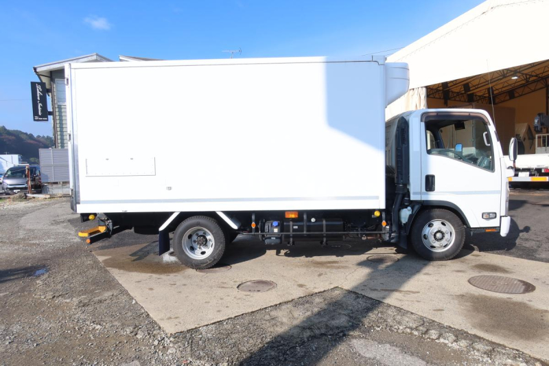 ワイド幅 冷蔵冷凍車 東プレ-5℃  AT車|中古トラックの販売・買取・査定のアイナビ
