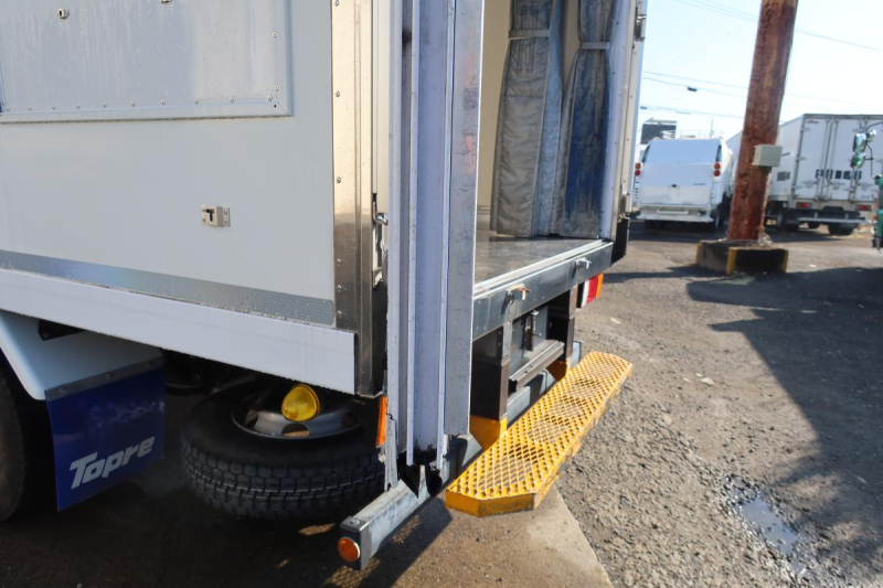 ワイド幅 冷蔵冷凍車 東プレ-5℃  AT車|中古トラックの販売・買取・査定のアイナビ