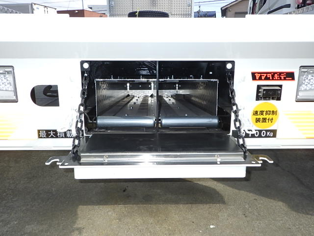 日野 令和7年式 セルフクレーン 増トン 登録未使用|中古トラックの販売・買取・査定のアイナビ