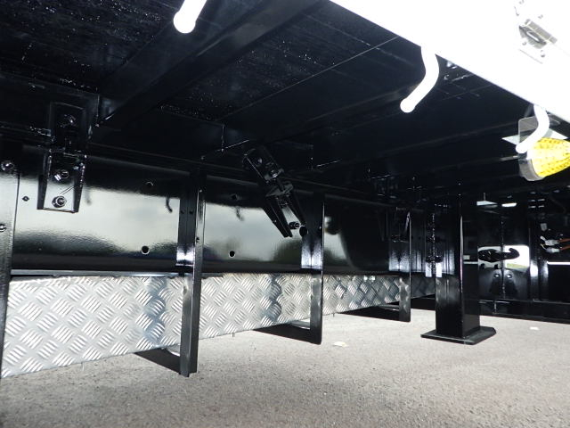 日野 令和7年式 セルフクレーン 増トン 登録未使用|中古トラックの販売・買取・査定のアイナビ