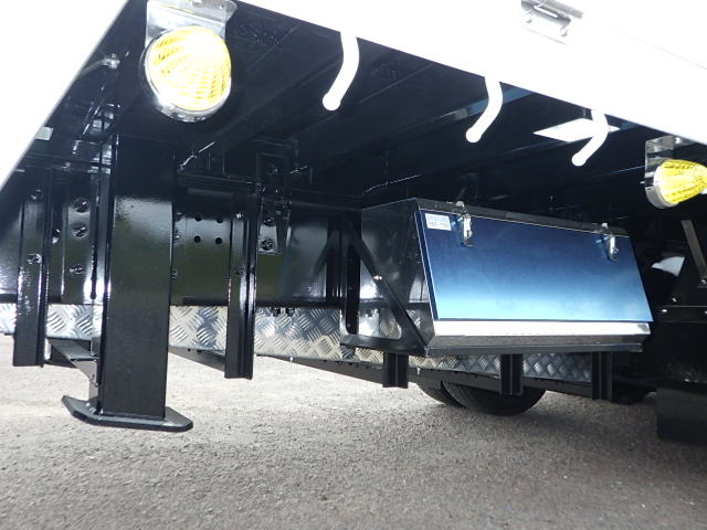 日野 令和7年式 セルフクレーン 増トン 登録未使用|中古トラックの販売・買取・査定のアイナビ