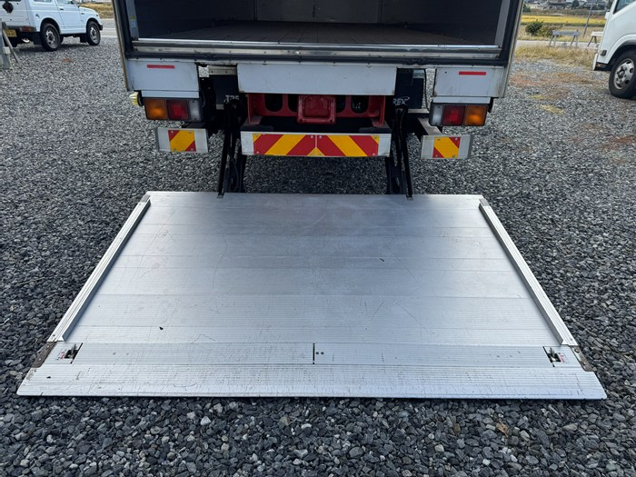 平成27年式☆ファイター中型増トン 6200標準PG付|中古トラックの販売・買取・査定のアイナビ