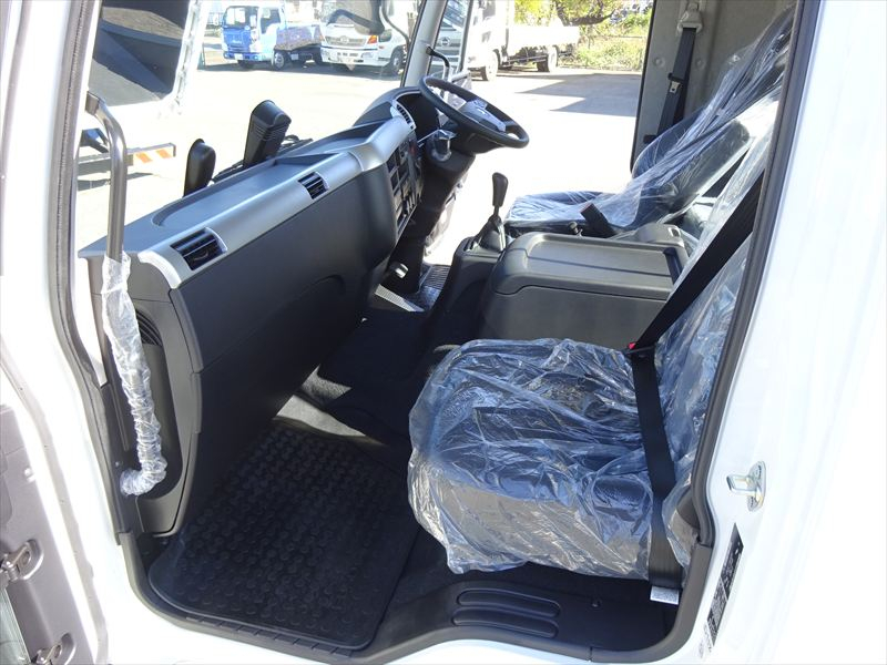 7.2m ワイド 未使用|中古トラックの販売・買取・査定のアイナビ