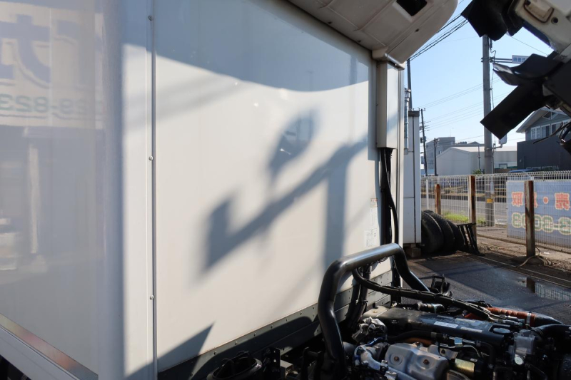 ワイド幅 冷蔵冷凍車 東プレ-5℃ ハイブリッド AT車|中古トラックの販売・買取・査定のアイナビ