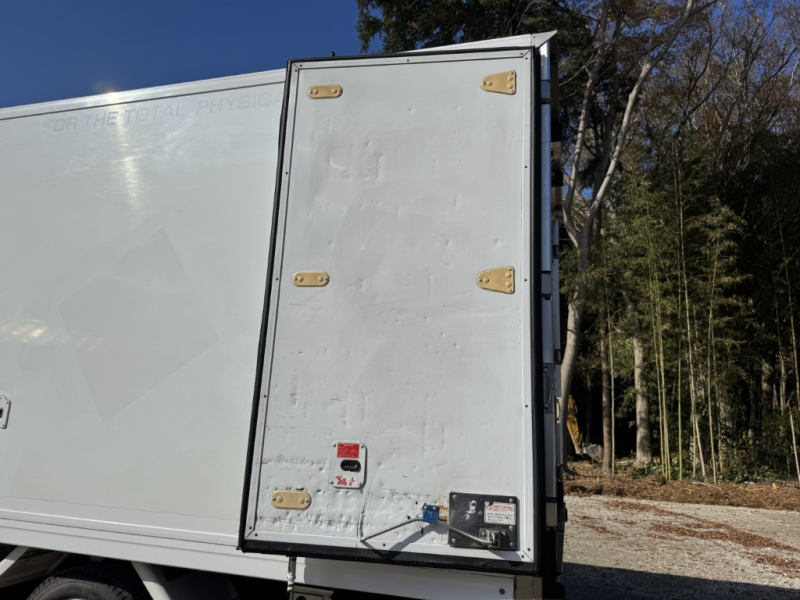 ワイドロング低温パワーゲート両側SD車検付AT|中古トラックの販売・買取・査定のアイナビ