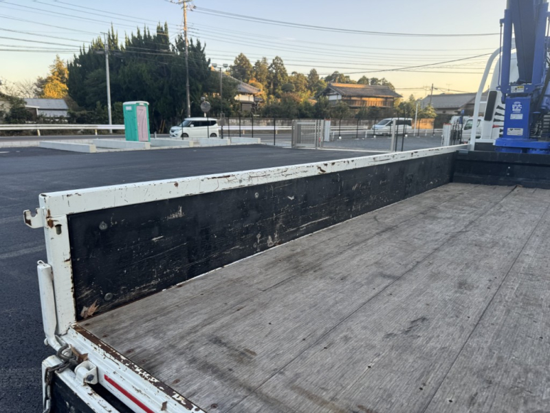 ワイドロング簡易クレーン付き4段ブームタダノ|中古トラックの販売・買取・査定のアイナビ