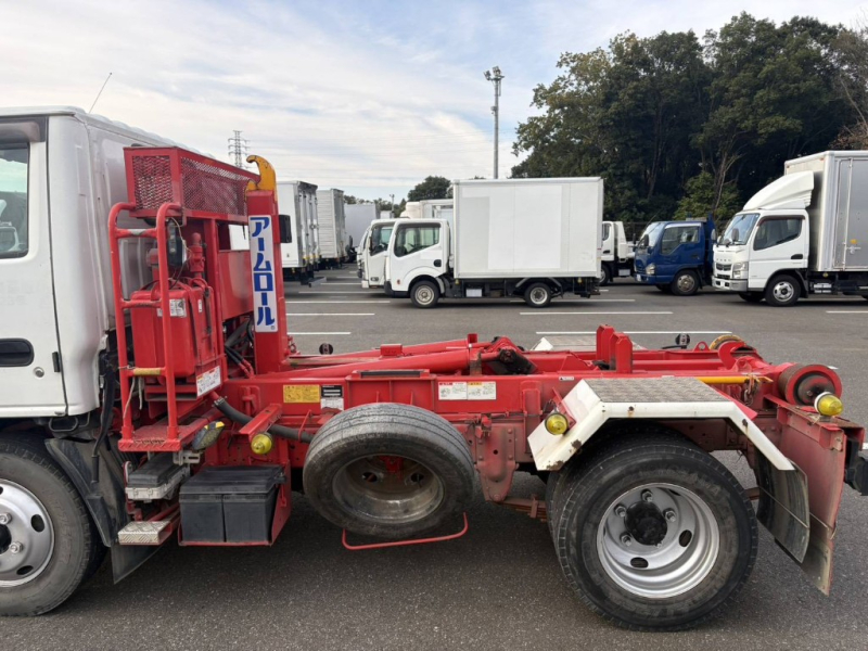 新明和アームロール CCA22-12T ツインホイスト|中古トラックの販売・買取・査定のアイナビ