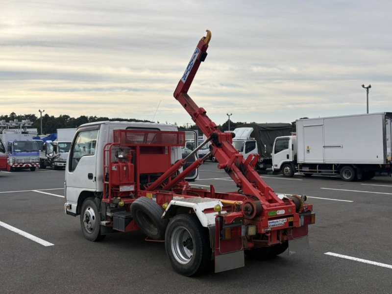 新明和アームロール CCA22-12T ツインホイスト|中古トラックの販売・買取・査定のアイナビ