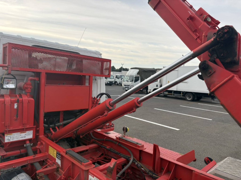 新明和アームロール CCA22-12T ツインホイスト|中古トラックの販売・買取・査定のアイナビ