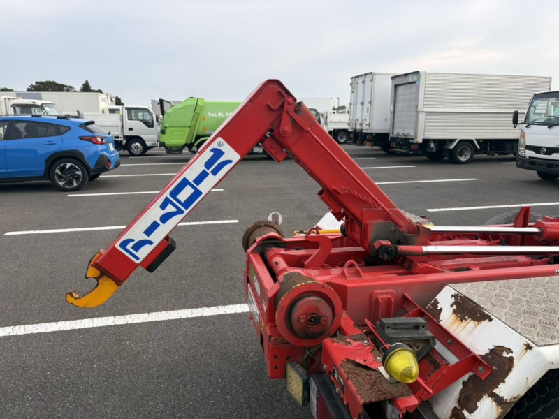 新明和アームロール CCA22-12T ツインホイスト|中古トラックの販売・買取・査定のアイナビ