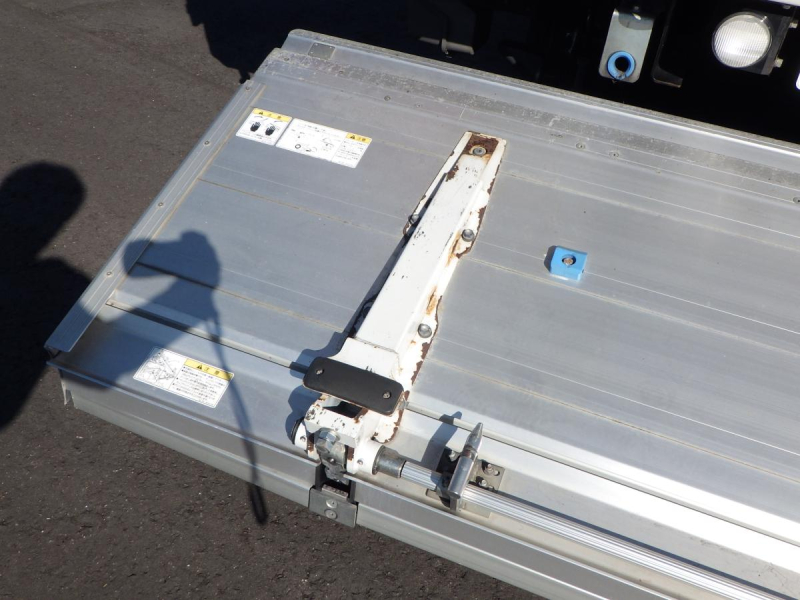 62ワイド 後輪エアサス 格納ゲート 積載2.35t 車検R8.4月迄|中古トラックの販売・買取・査定のアイナビ