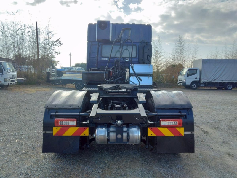 R4年 クオンシングルヘッドPTO付き|中古トラックの販売・買取・査定のアイナビ