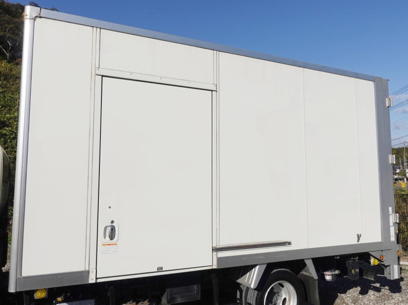 垂直パワーゲート600kgワイドロングパネルバン|中古トラックの販売・買取・査定のアイナビ