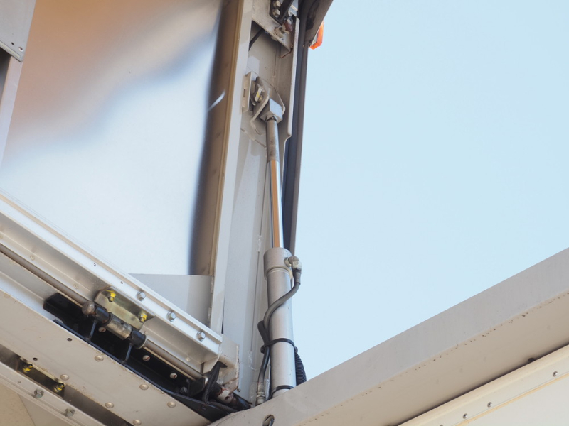 いすゞ 冷凍ウイング フォワード|中古トラックの販売・買取・査定のアイナビ