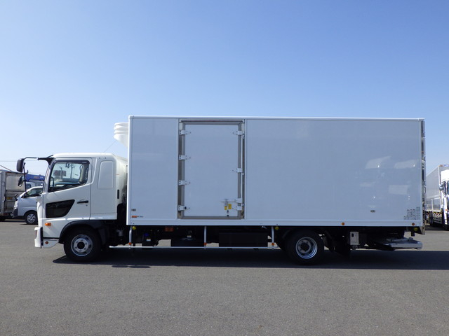 日野2KG-FD2ABA冷凍車4tワイド格納式P/G付|中古トラックの販売・買取・査定のアイナビ