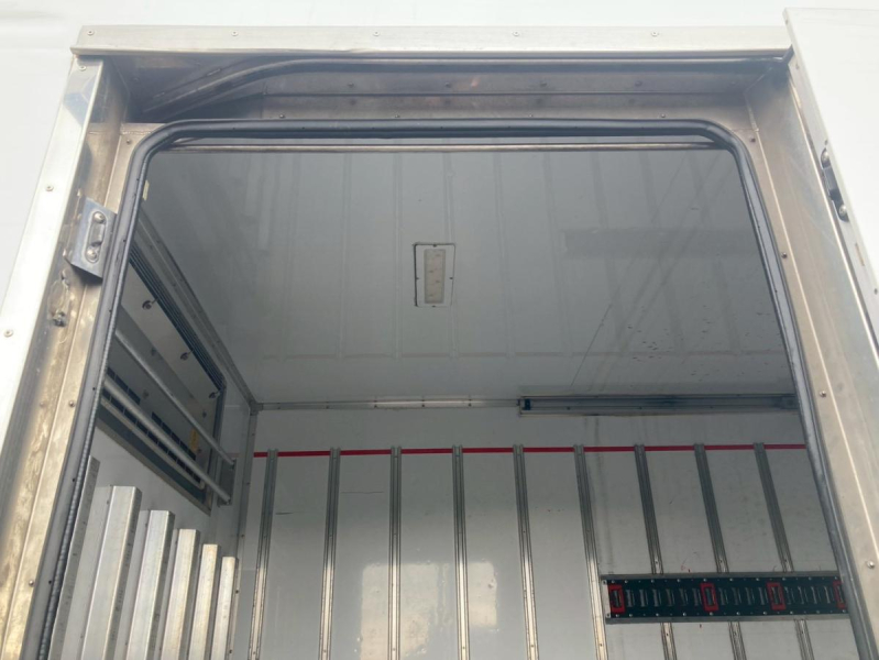 冷蔵冷凍車2.95トン積載低温ワイドロング2エバデュオニック|中古トラックの販売・買取・査定のアイナビ