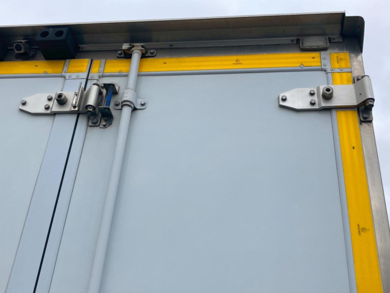 冷蔵冷凍車2.95トン積載低温ワイドロング2エバデュオニック|中古トラックの販売・買取・査定のアイナビ