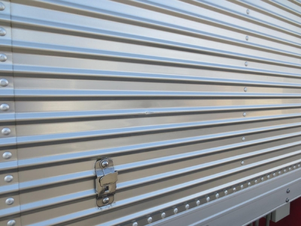 日野レンジャーワイドドライバン|中古トラックの販売・買取・査定のアイナビ