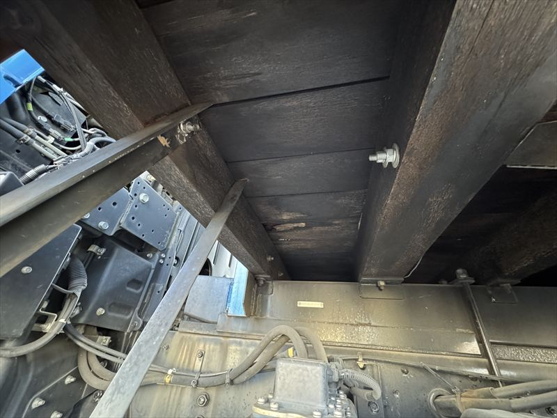 平ボディー L7.9m|中古トラックの販売・買取・査定のアイナビ