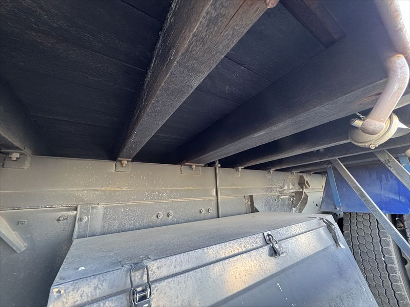 平ボディー L7.9m|中古トラックの販売・買取・査定のアイナビ