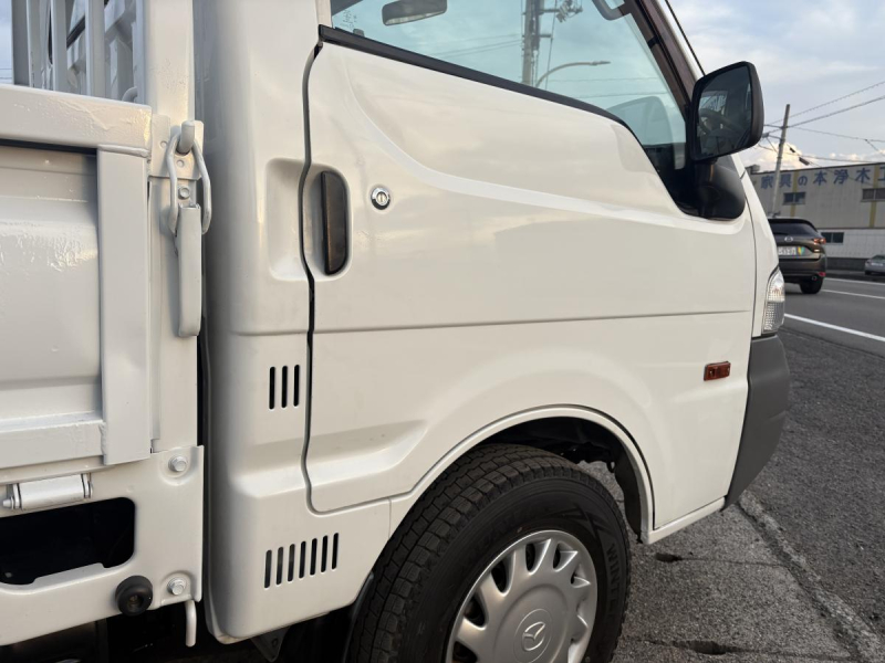 R2ボンゴトラック 1t 平ボディ 4WD|中古トラックの販売・買取・査定のアイナビ