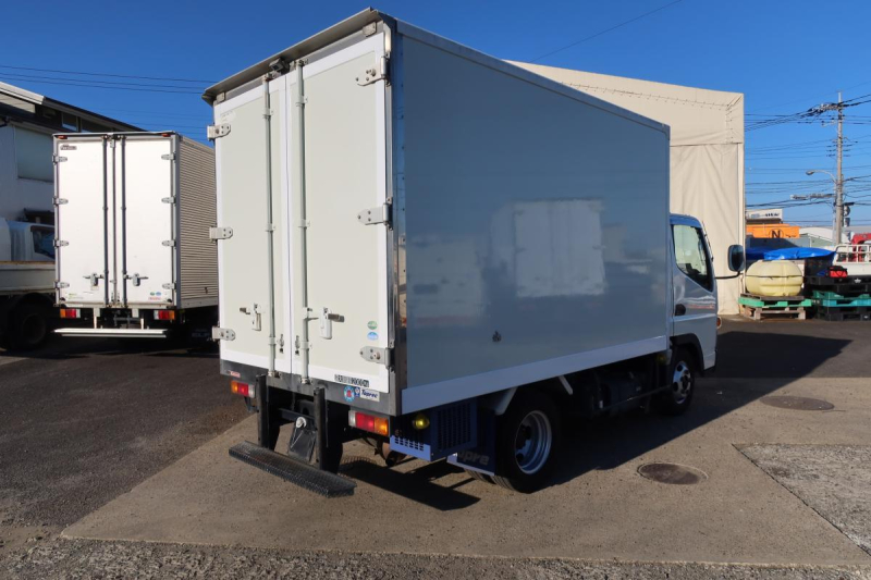 10尺冷蔵冷凍車 東プレ-5℃ スタンバイ付き|中古トラックの販売・買取・査定のアイナビ