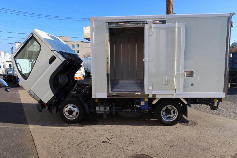 10尺冷蔵冷凍車 東プレ-5℃ スタンバイ付き|中古トラックの販売・買取・査定のアイナビ